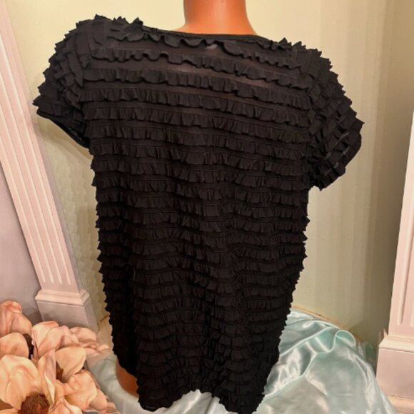Moa Moa. Sz 1X. Black Ruffled Top. USA Pullover. Cap Sleeves. Scoop Neck. B65 - Picture 3 of 3